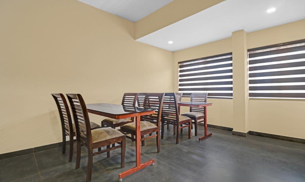 Treebo Grand Vistara Airport Suites Kochi 외부 사진