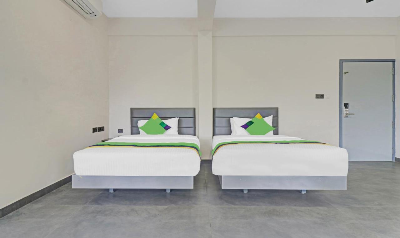 Treebo Grand Vistara Airport Suites Kochi 외부 사진