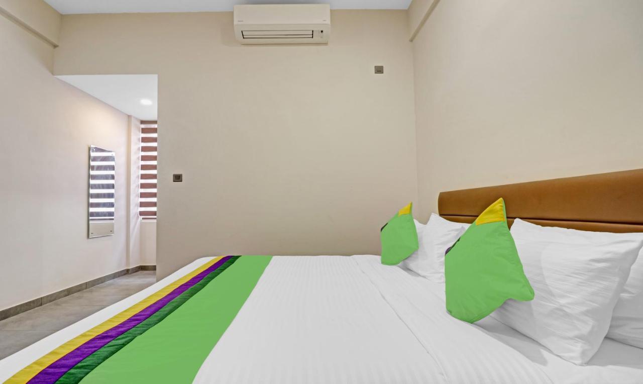 Treebo Grand Vistara Airport Suites Kochi 외부 사진