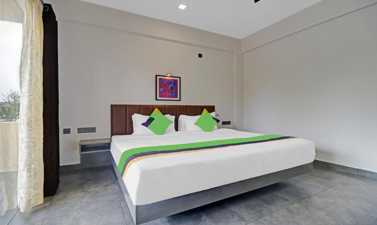 Treebo Grand Vistara Airport Suites Kochi 외부 사진