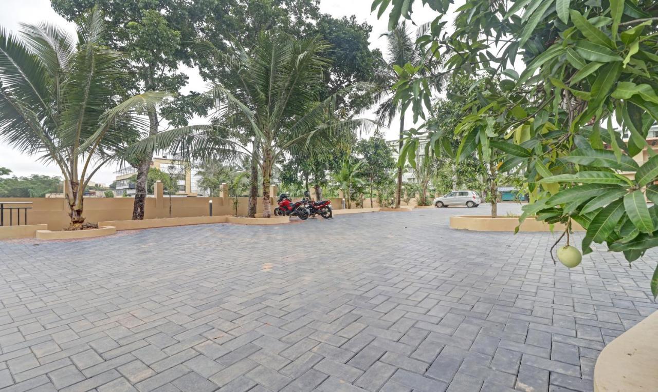 Treebo Grand Vistara Airport Suites Kochi 외부 사진