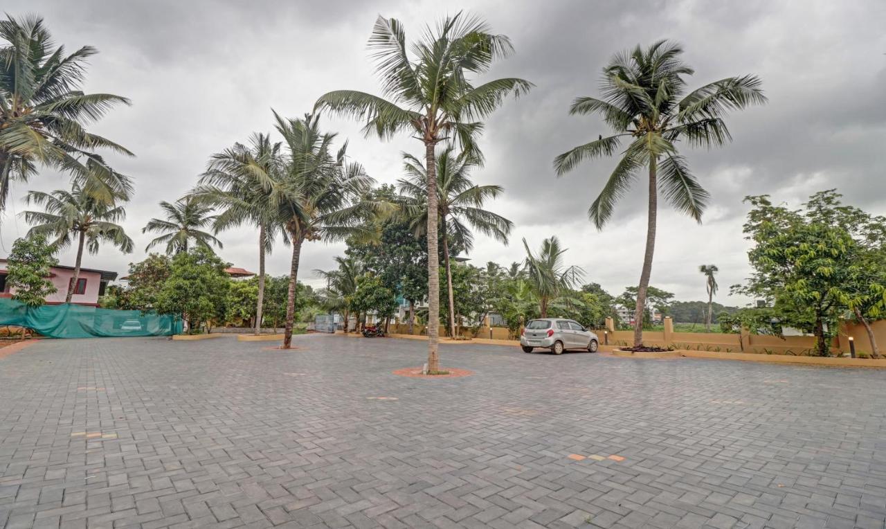 Treebo Grand Vistara Airport Suites Kochi 외부 사진